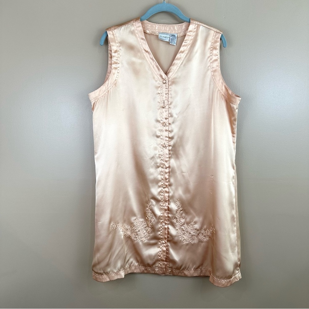 Vintage Delicates Peach Satin Floral Embroidered Nightgown Chemise Large Cottage